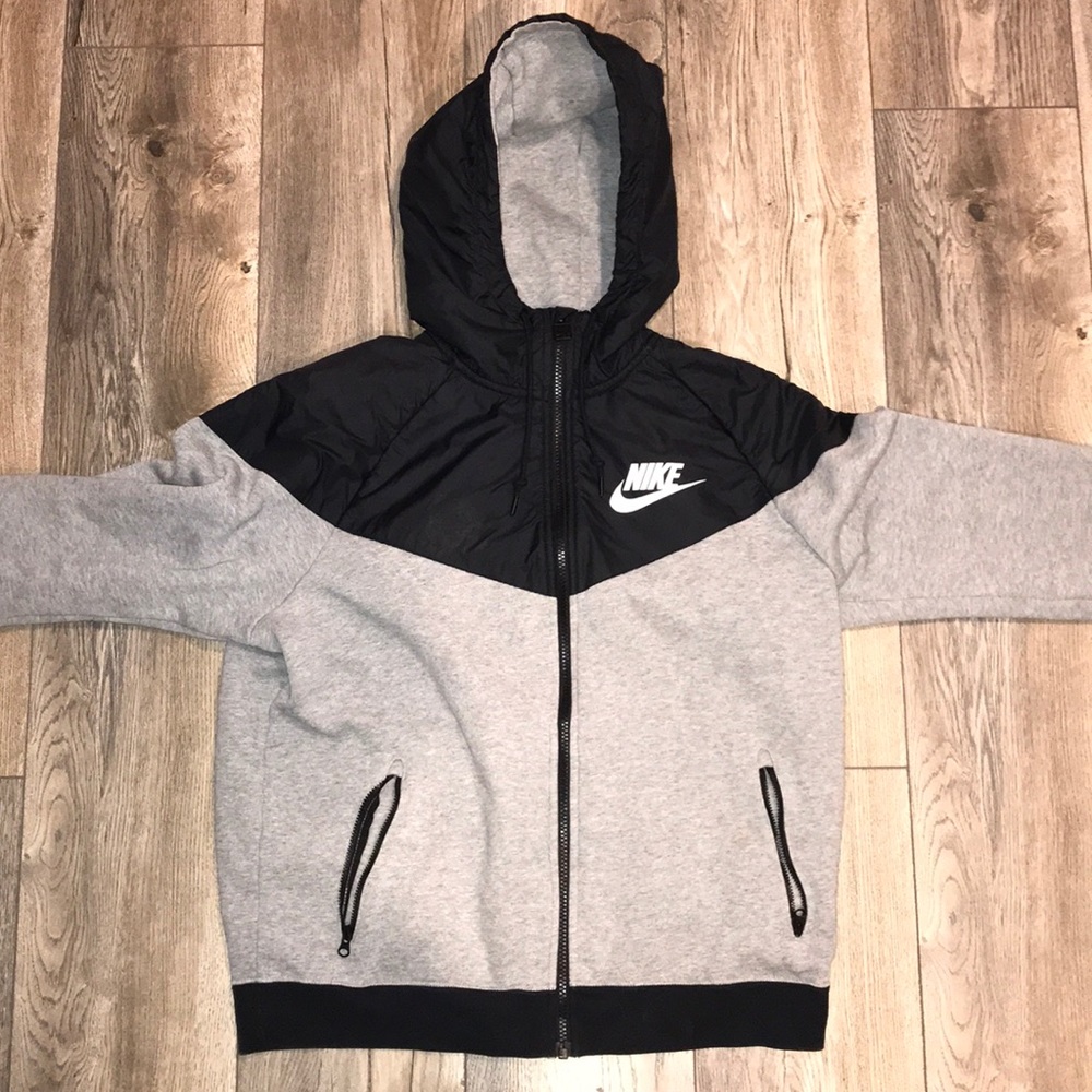 COPY - Nike windrunner fleece